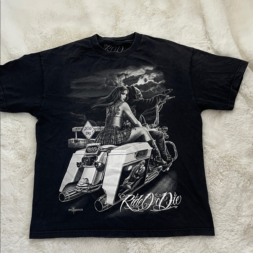 Black Vintage Graphic T-Shirt with Ride or Die Design